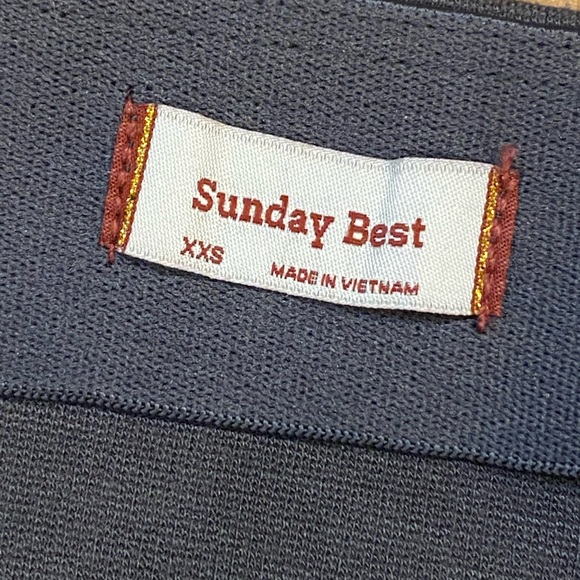 Aritzia Sunday Best Primrose Skirt Dark Grey XXS - Picture 3 of 4